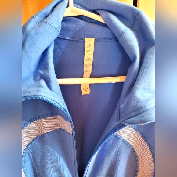 Lululemon stride jacket 10 - Picture 3 of 4